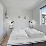 3 Bedroom Awesome In *