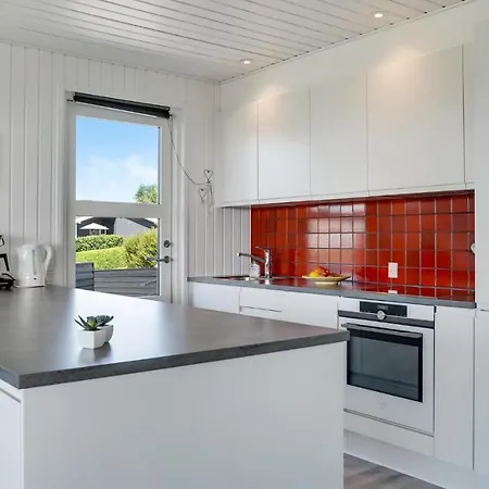 3 Bedroom Awesome In *