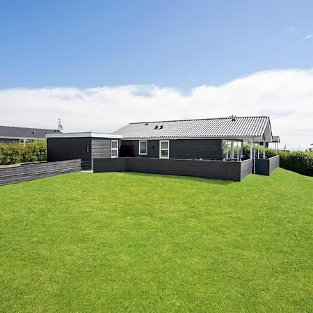 3 Bedroom Awesome In Ferienhaus *