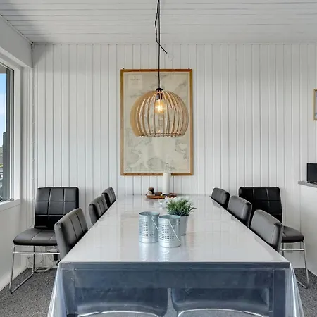 3 Bedroom Awesome In Σπίτι διακοπών *