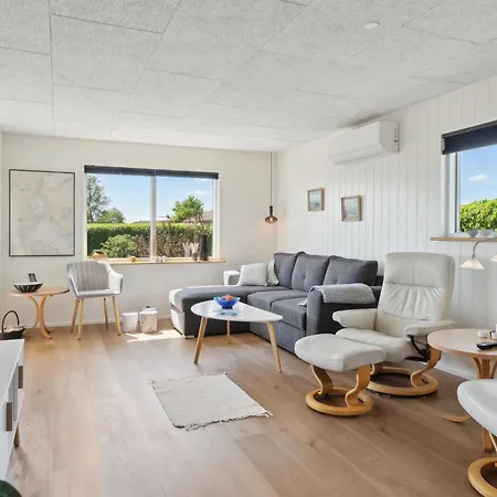 Holiday home Stunning In With Wifi *