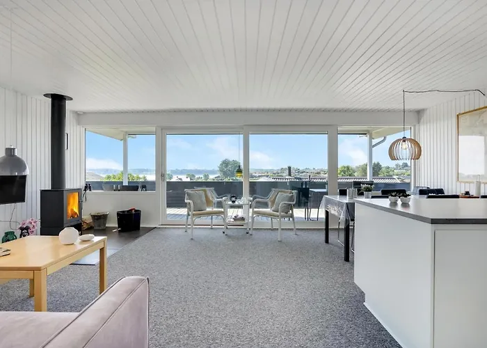 3 Bedroom Awesome In * Hejls