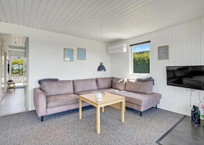 3 Bedroom Awesome In *