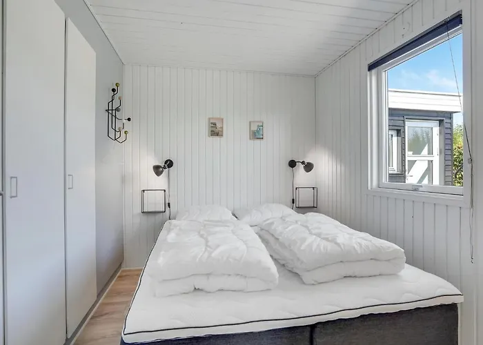 3 Bedroom Awesome In *