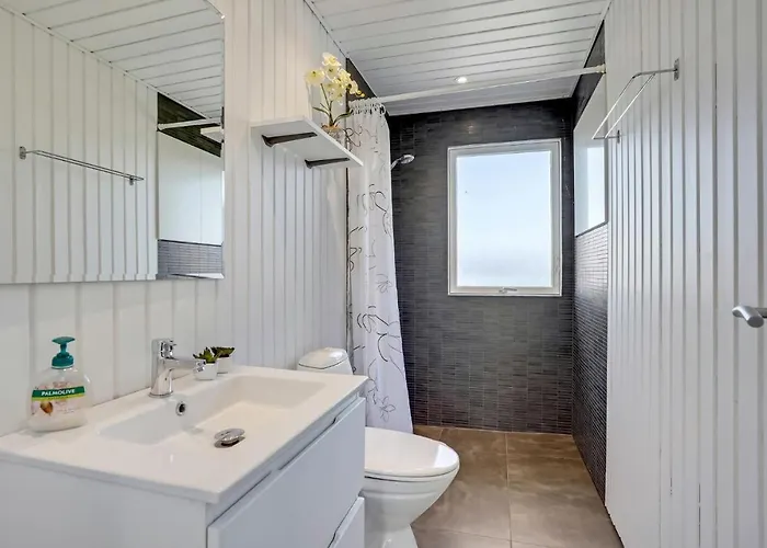 3 Bedroom Awesome In Holiday home Hejls